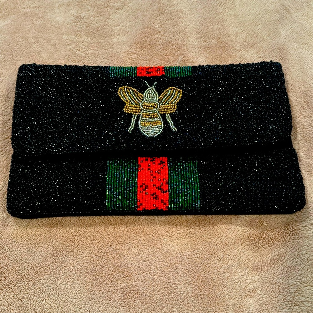 Black bee clutch